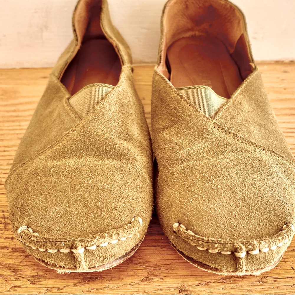 Donald J. Pliner Suede Flats